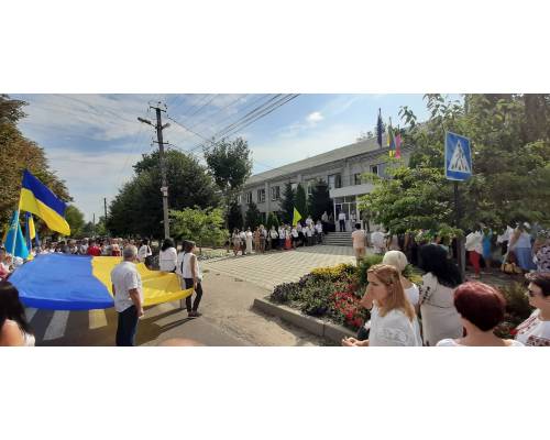 Тримаємося і працюємо! Віримо у Збройні Сили України, в Перемогу, і працюємо для того, щоб цей бажаний день якнайскоріше настав.
