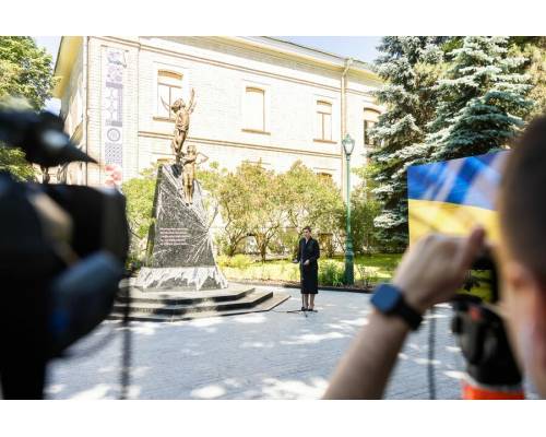 У Харкові відкрили пам'ятник дітям, які загинули внаслідок агресії рф проти України